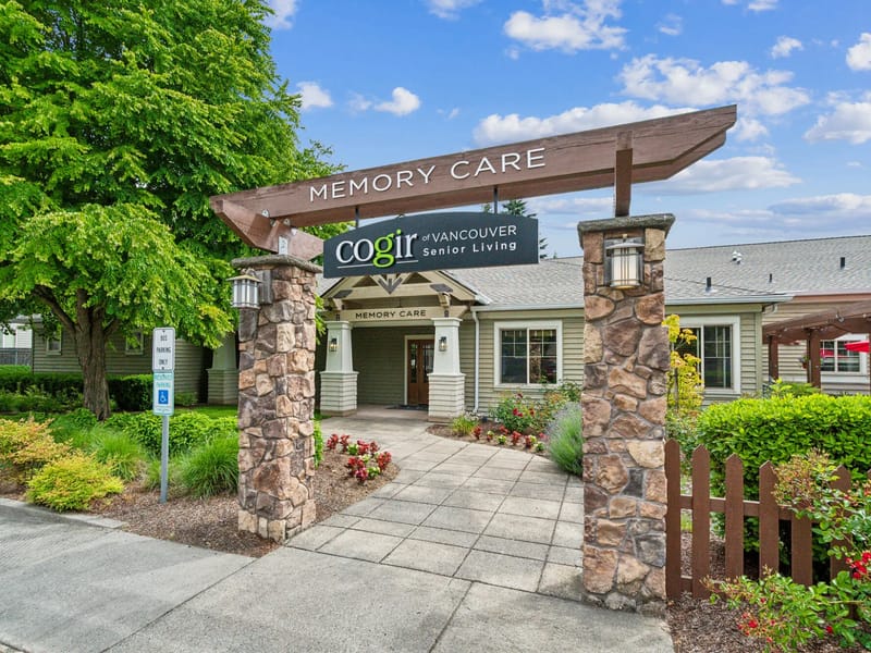 Cogir Vancouver Orchards - Assisted Living in Vancouver, WA photo 2