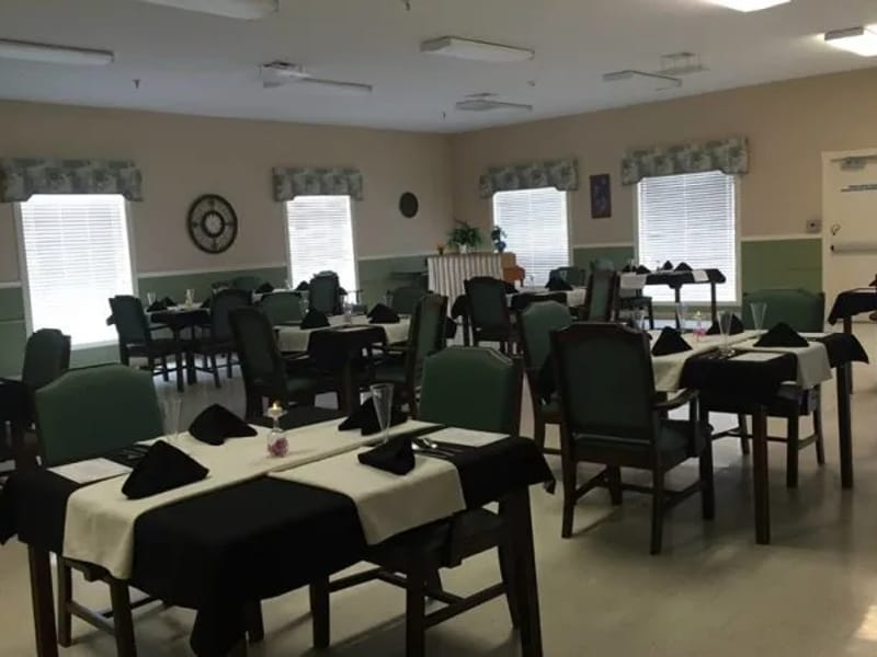 Meramec Nursing — Nursing Home, Sullivan, MO · photo 3