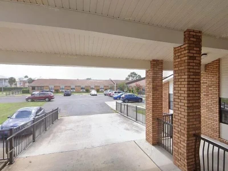 Bayside Healthcare Center - Nursing Home in Gretna, LA photo 1