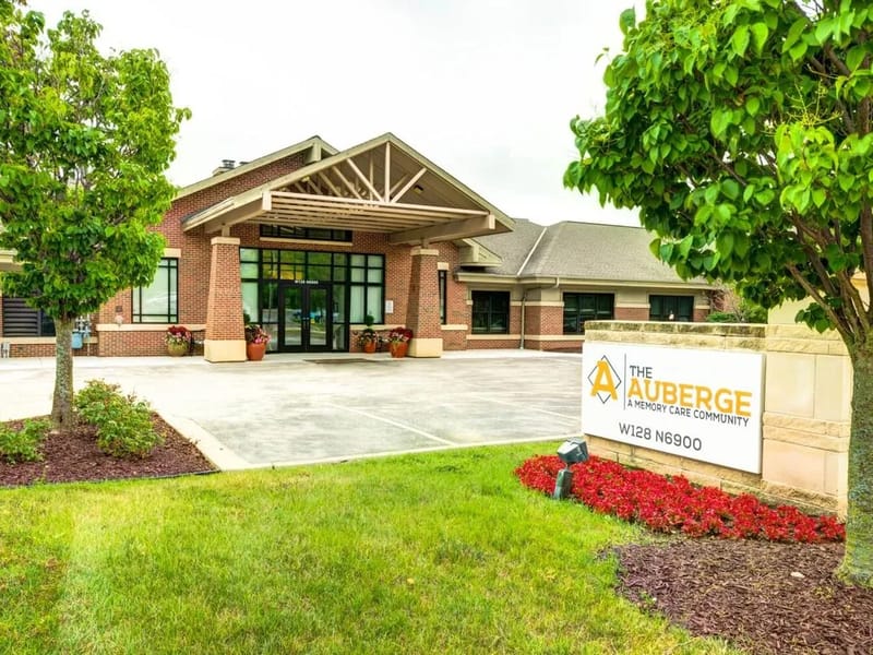 Auberge At Oak Village A Memory Care Comm (The) - Assisted Living in Menomonee Falls, WI photo 4