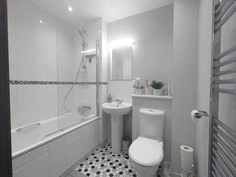 Glenister Gardens - Assisted Living in Hayes, England photo 3