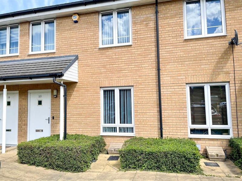 Glenister Gardens - Assisted Living in Hayes, England photo 2