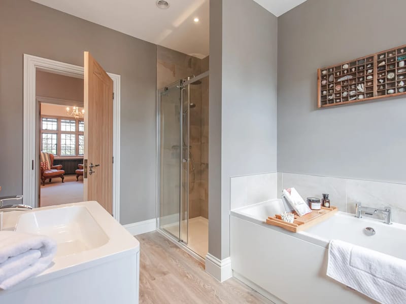 The Raikes Residential Home - Assisted Living in Bradford, England photo 2