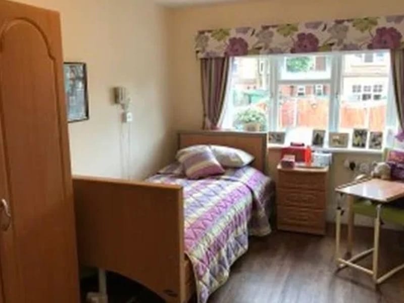 Moulsham Home - Assisted Living in Chelmsford, England photo 2