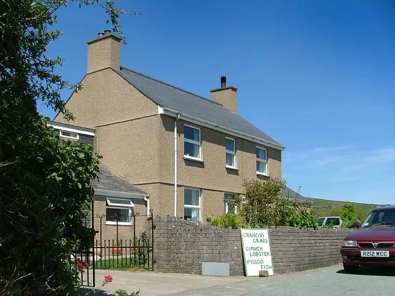 Tryfan House in Leeds, England photo 1