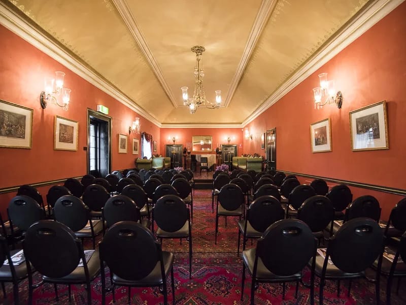 Derby House - Assisted Living in Epsom, England photo 2