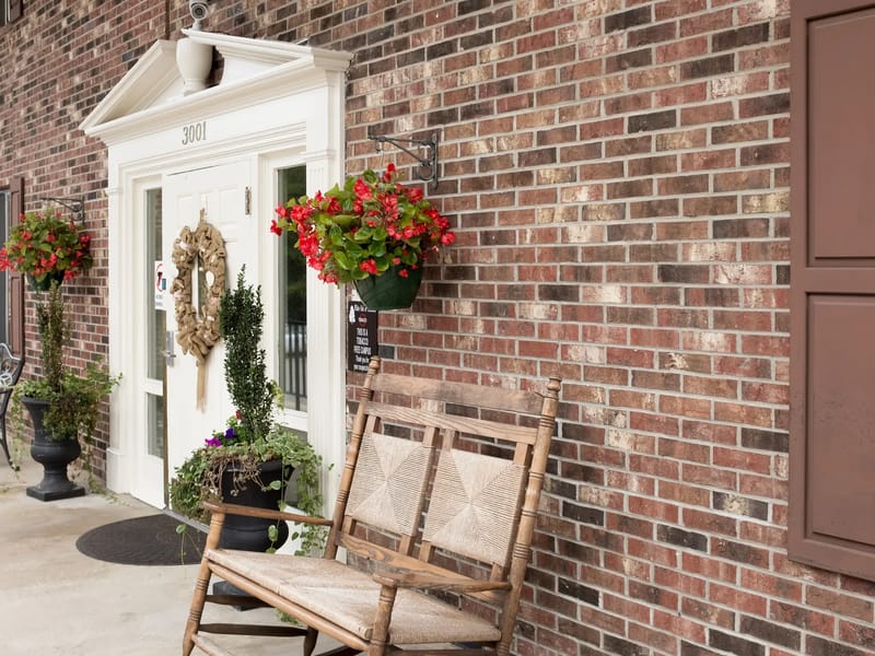 White Oak Manor - Columbia — Nursing Home, Columbia, SC · photo 2