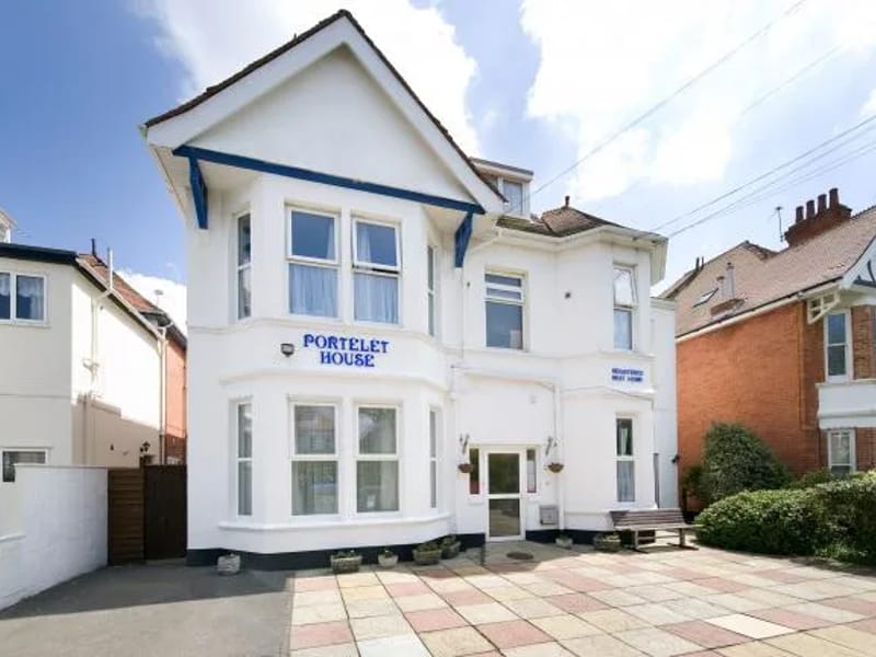 Portelet Lodge Care Home - Assisted Living in Bournemouth, England photo 2