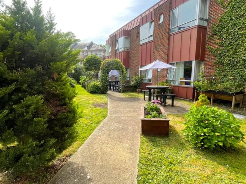 Hampton Lodge (St Basils) in Southampton, England photo 3