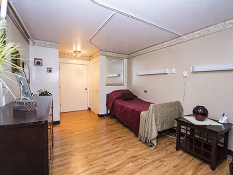 Cambridge Care Center - Nursing Home in Lakewood, CO photo 1