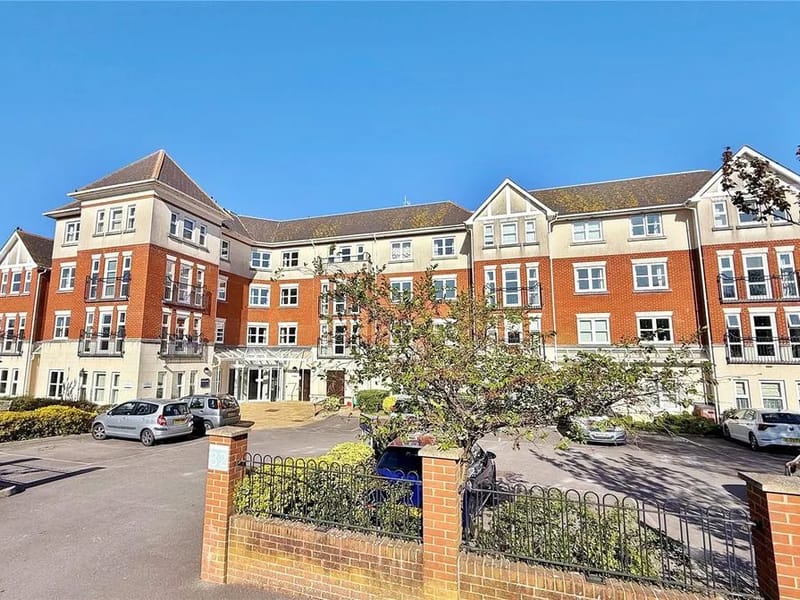 St Botolphs Road in Worthing, England photo 3