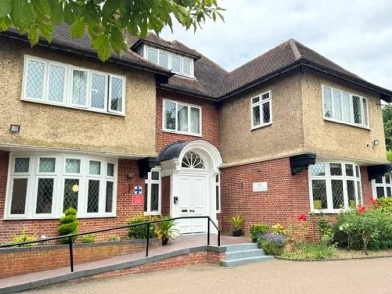 Frithwood Nursing Home - Nursing Home in Northwood, England photo 2
