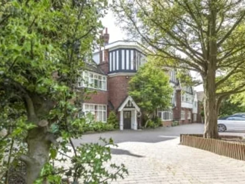 Stourbridge House - Assisted Living in Wolverhampton, England photo 2