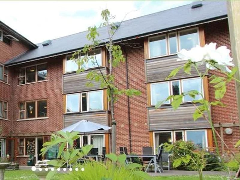Mill River Lodge - Nursing Home in Horsham, England photo 2