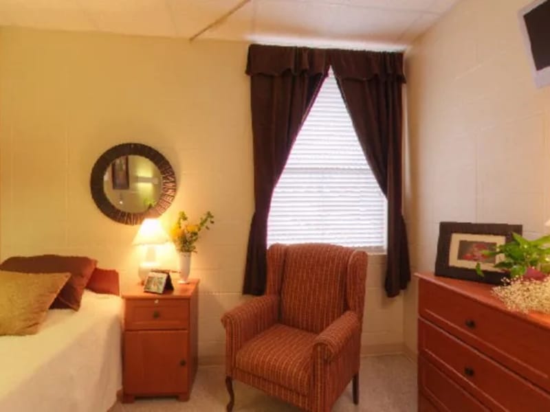 Ocean Springs Health & Rehabilitation Center - Nursing Home in Ocean Springs, MS photo 2