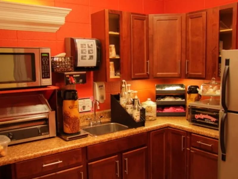 Ocean Springs Health & Rehabilitation Center - Nursing Home in Ocean Springs, MS photo 3