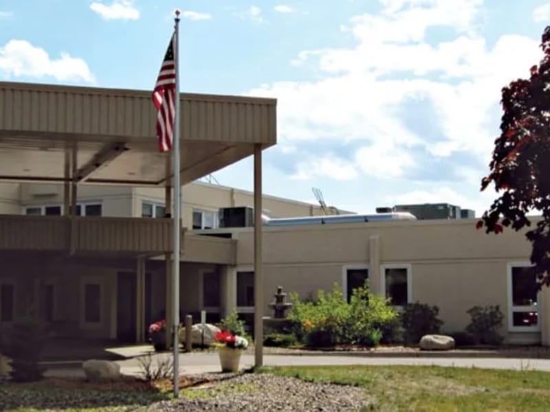 Bayshore Residence and Rehabilitation Center - Nursing Home in Duluth, MN photo 4