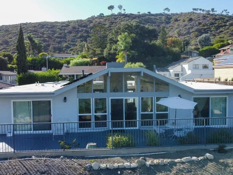 Aaa Royal Senior Living Facility - Assisted Living in Tarzana, CA photo 1