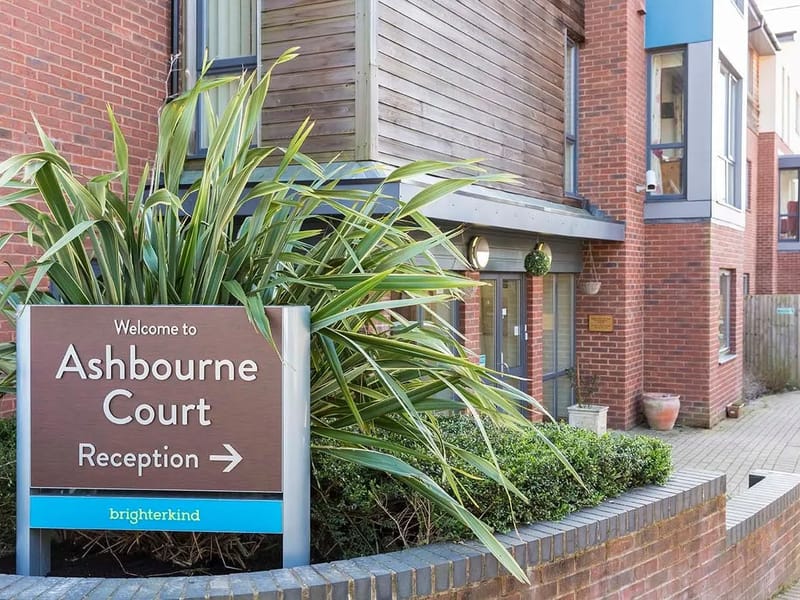 Ashbourne Court Care Home - Nursing Home in Andover, England photo 1