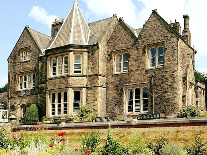 Bickham House - Assisted Living in Altrincham, England photo 2