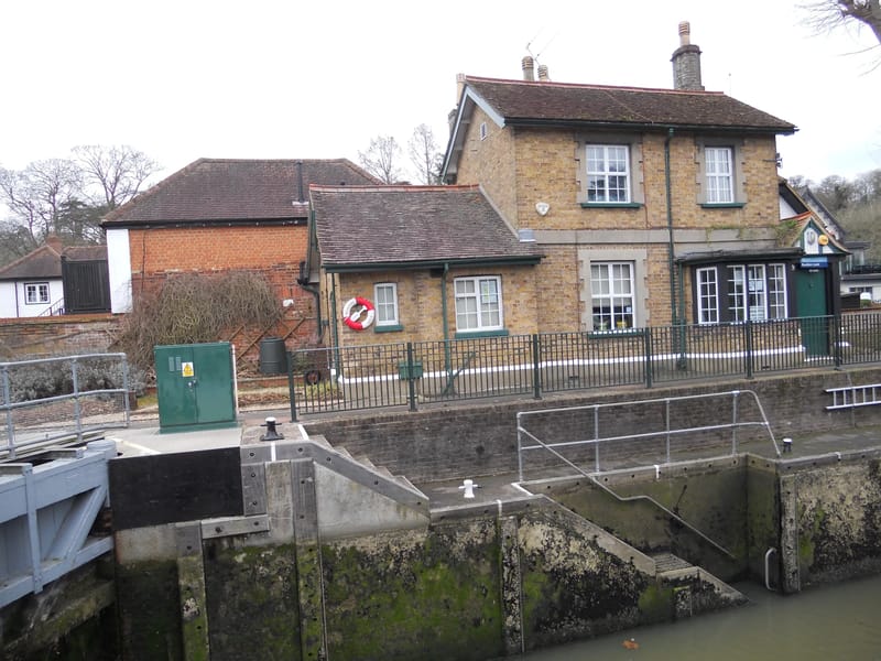 Boulters Lock Residential Home - Nursing Home in Maidenhead, England photo 2