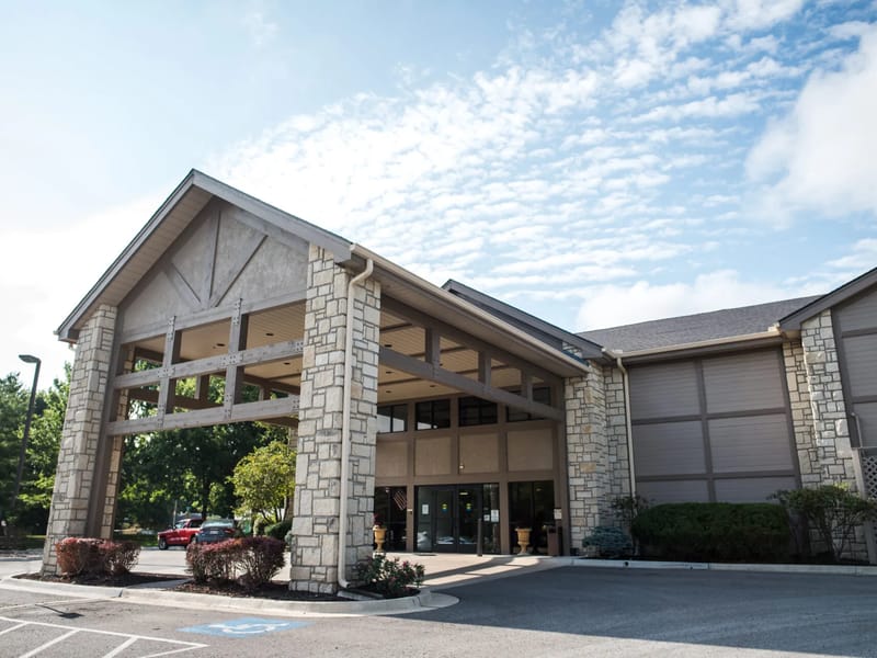 Shawnee Gardens Healthcare & Rehab Center - Nursing Home in Shawnee, KS photo 3