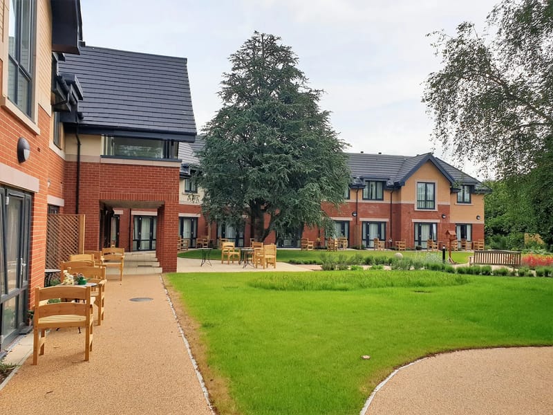 Chichester Grange - Nursing Home in Chichester, England photo 2