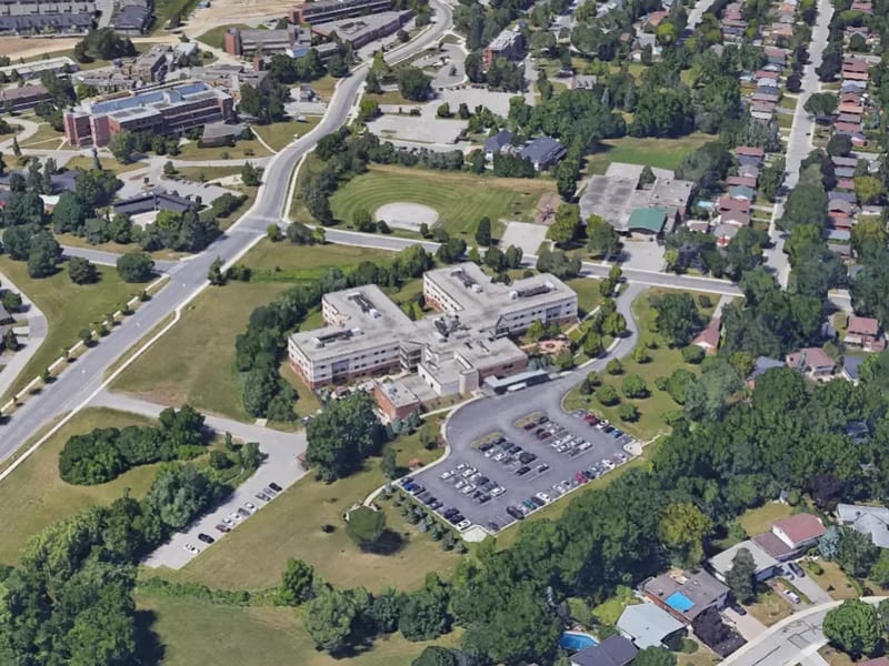 Idlewyld Manor - Nursing Home in Hamilton, ON photo 3