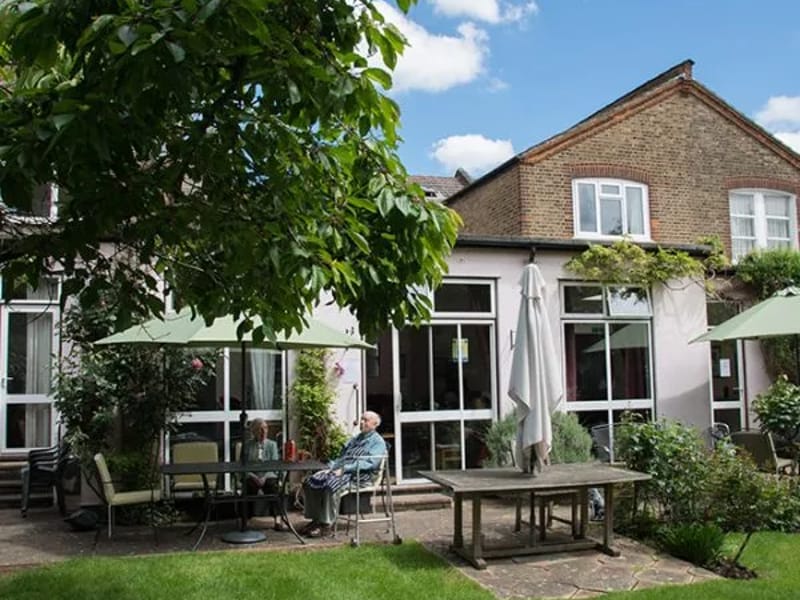 The Hollies - Care Home - Nursing Home in Hessle, England photo 2