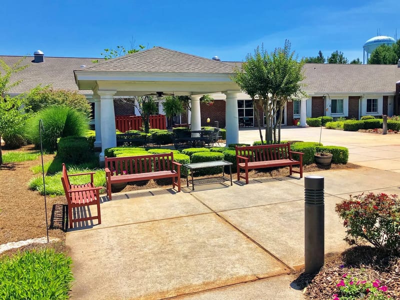 Jonesboro Center for Nursing and Healing LLC - Nursing Home in Jonesboro, GA photo 3