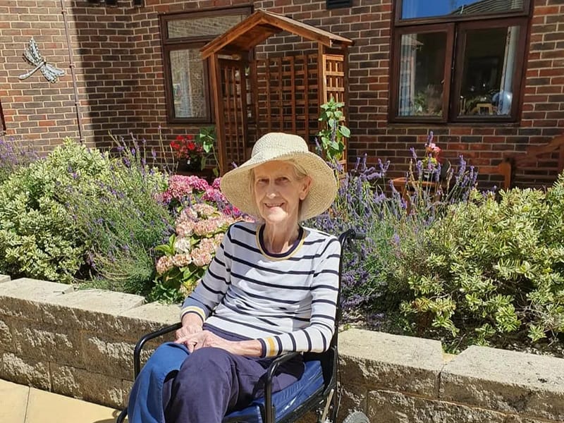 Catherine Court - Assisted Living in High Wycombe, England photo 2