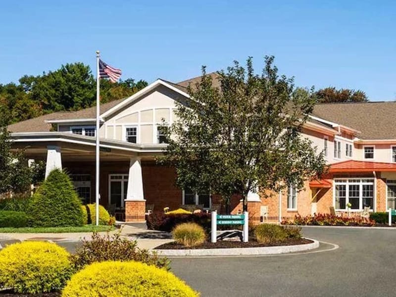 Atria Delmar Place - Assisted Living in Delmar, NY photo 4