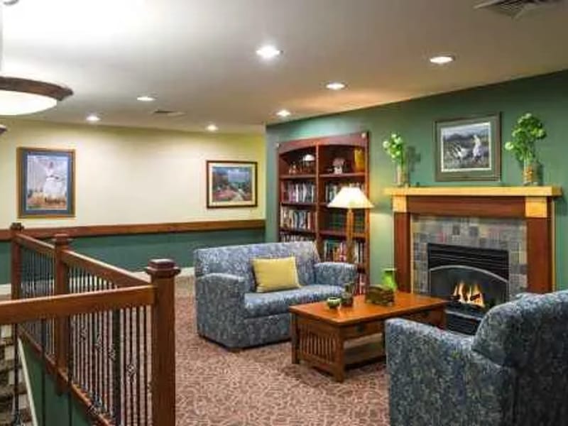 Atria Delmar Place - Assisted Living in Delmar, NY photo 2