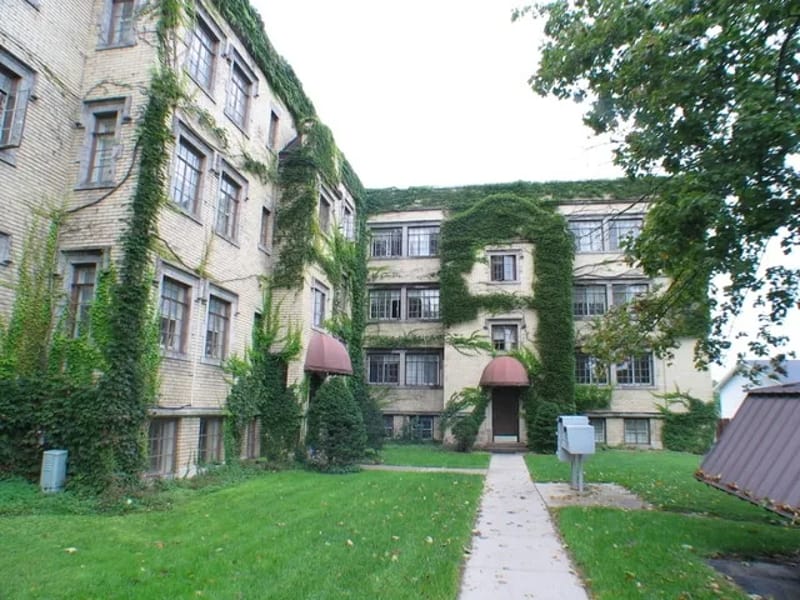Brown Street Home - Assisted Living in Jackson, MI photo 2