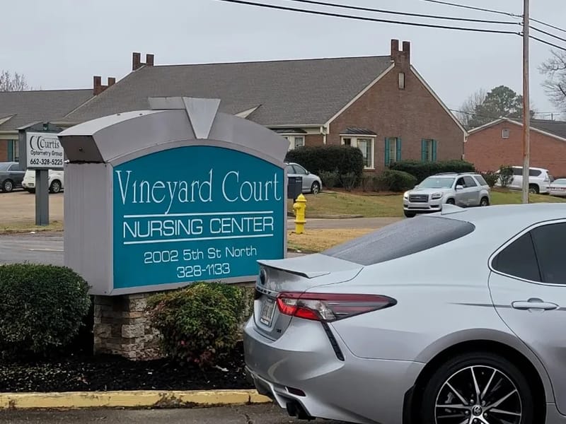 Vineyard Court Nursing Center - Nursing Home in Columbus, MS photo 2