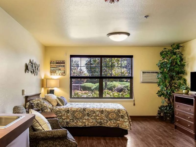 Amber Grove Place - Assisted Living in Chico, CA photo 2