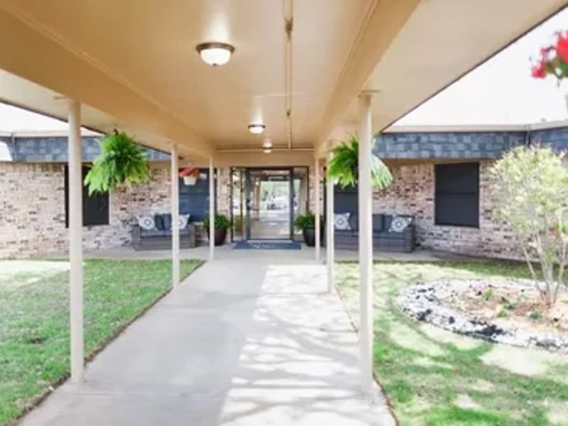 Crossroads Nursing & Rehabilitation - Nursing Home in Hearne, TX photo 2