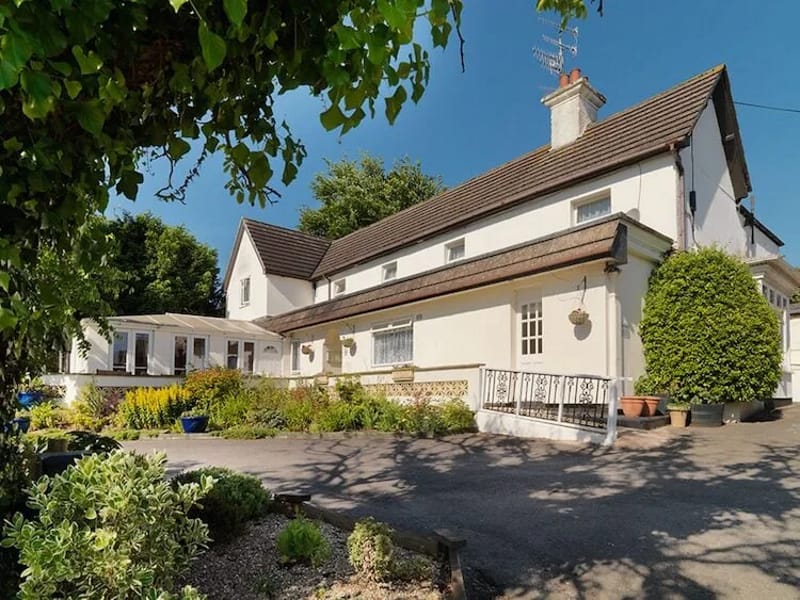 The Laurels and Pine Lodge - Assisted Living in Poole, England photo 2