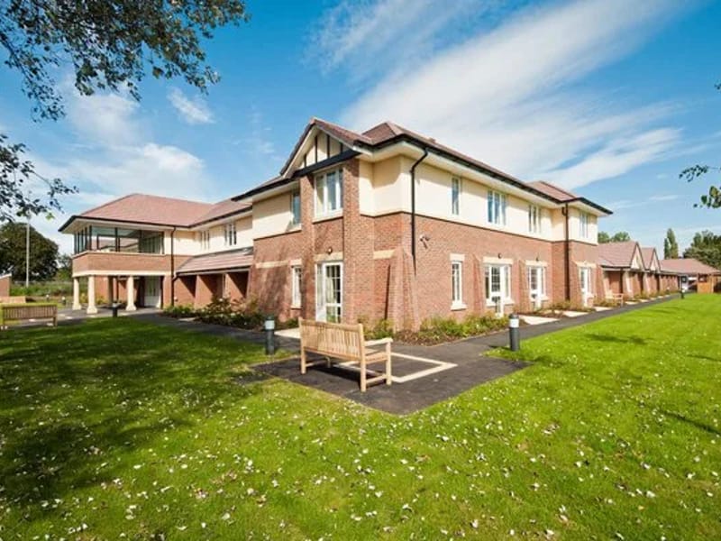 Ashchurch View - Assisted Living in Tewkesbury, England photo 3