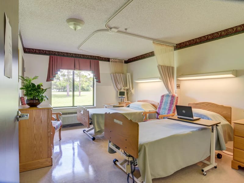 Hillside Health and Rehabilitation Center - Nursing Home in Zephyrhills, FL photo 2