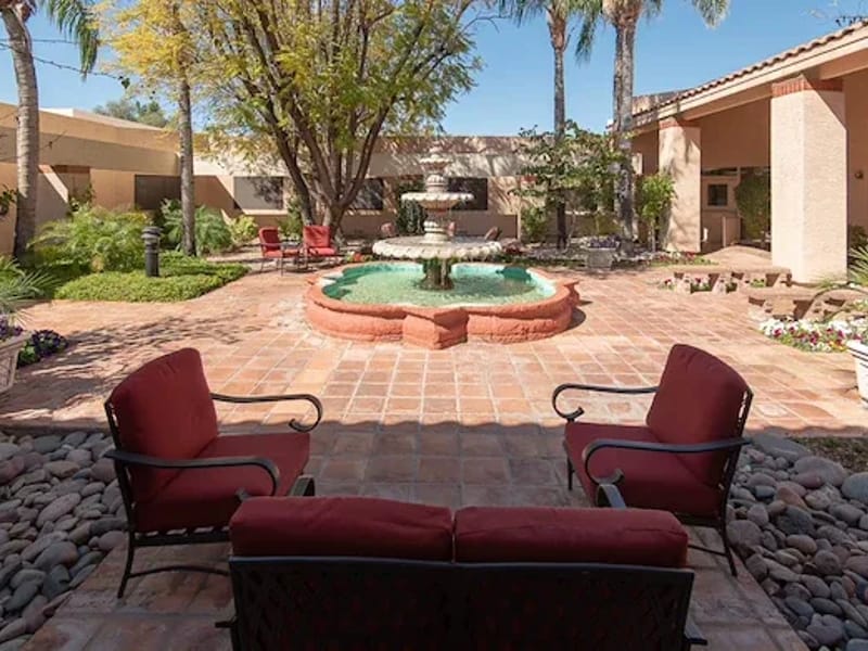 Life Care Center of Scottsdale - Nursing Home in Scottsdale, AZ photo 2