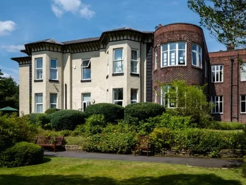 Lady of the Vale Care Home - Nursing Home in Altrincham, England photo 2
