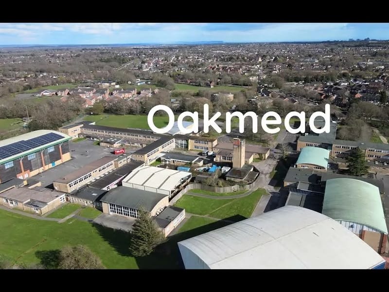 Oakmead in Aylesbury, England photo 2