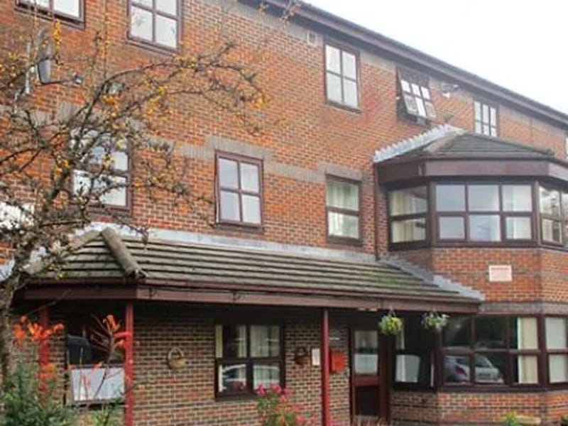 Meadow Bank House - Assisted Living in Bolton, England photo 3