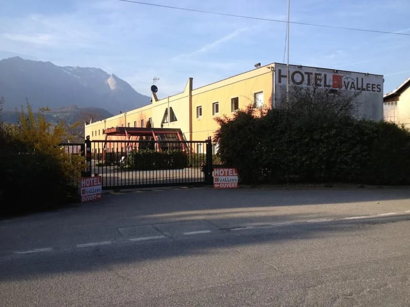 Logement Foyer Les Quatre Vallees - Maison de Retraite in ALBERTVILLE, Auvergne-Rhône-Alpes photo 2