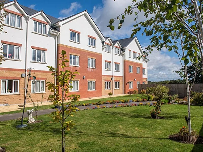 Perry Manor - Nursing Home in Worcester, England photo 2