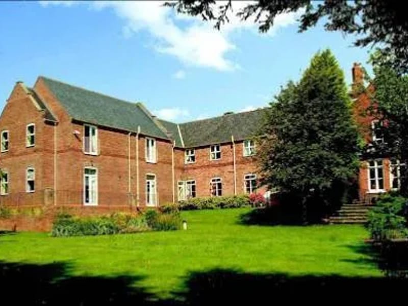 The Manor House Residential Care Home - Nursing Home in Cottingham, England photo 2