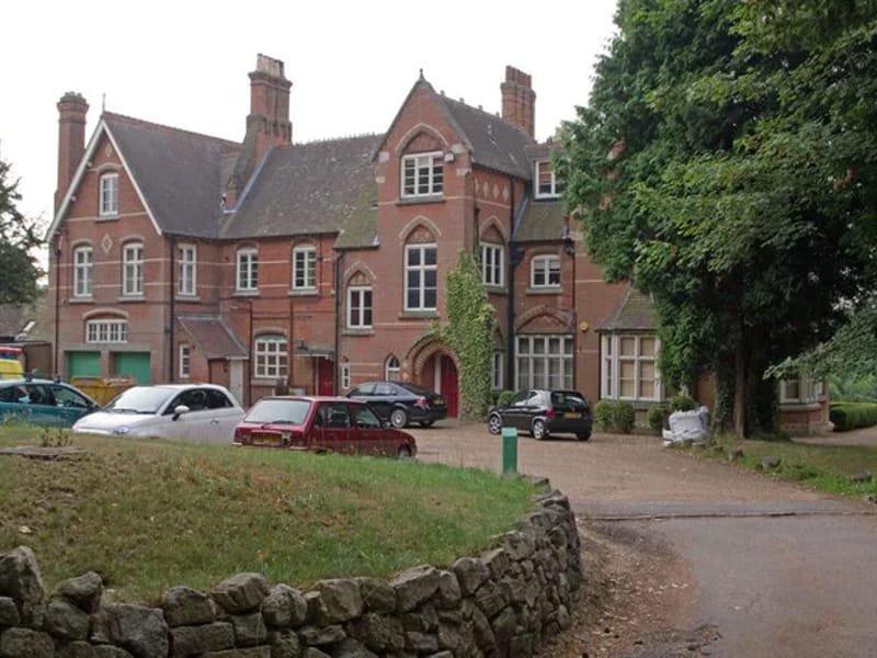 Morden Grange - Assisted Living in Bolton, England photo 3