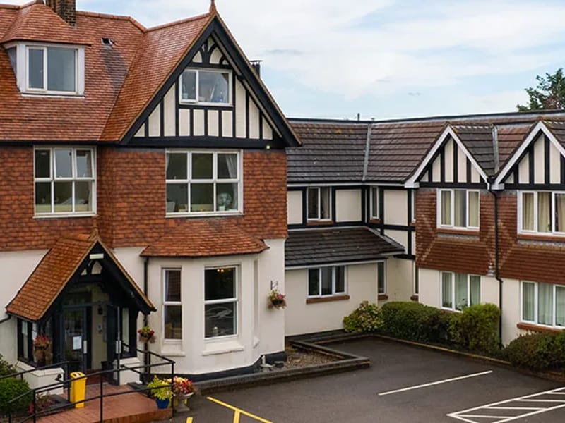 Broad Oak Manor Care Home - Nursing Home in Dartford, England photo 2