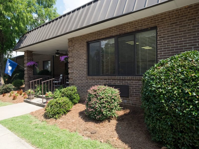 White Oak Manor - Spartanburg - Nursing Home in Spartanburg, SC photo 2